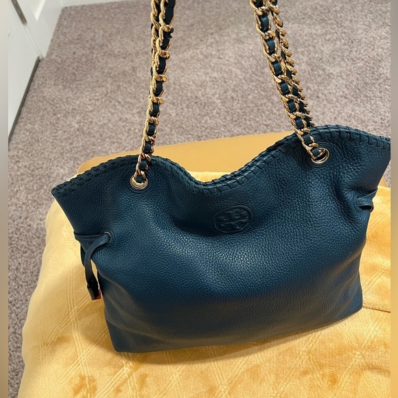 Tory Burch Hudson Bay/Navy Pebbled Leather Marion-EUC - Picture 2 of 11